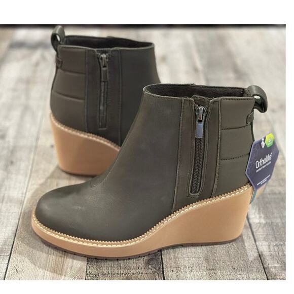 Toms Shoes - TOMS Raven Wedge Bootie in Olive Size 6 NWT